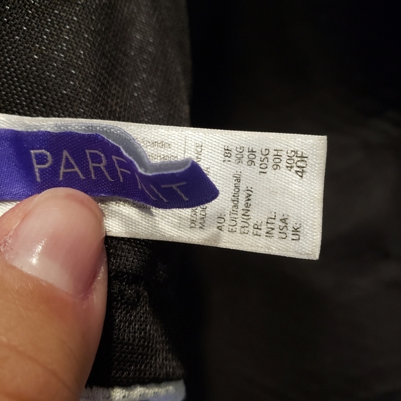 Parfait Convertible Underwire Sports Bra - 40G US - Picture 6 of 8